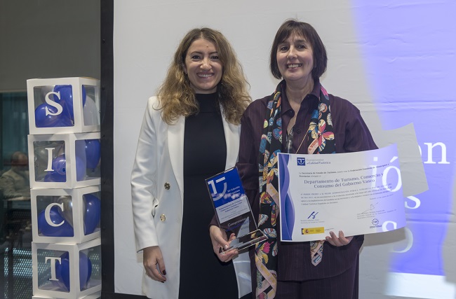 La directora de Turismo de Euskadi recoge el premio SICTED